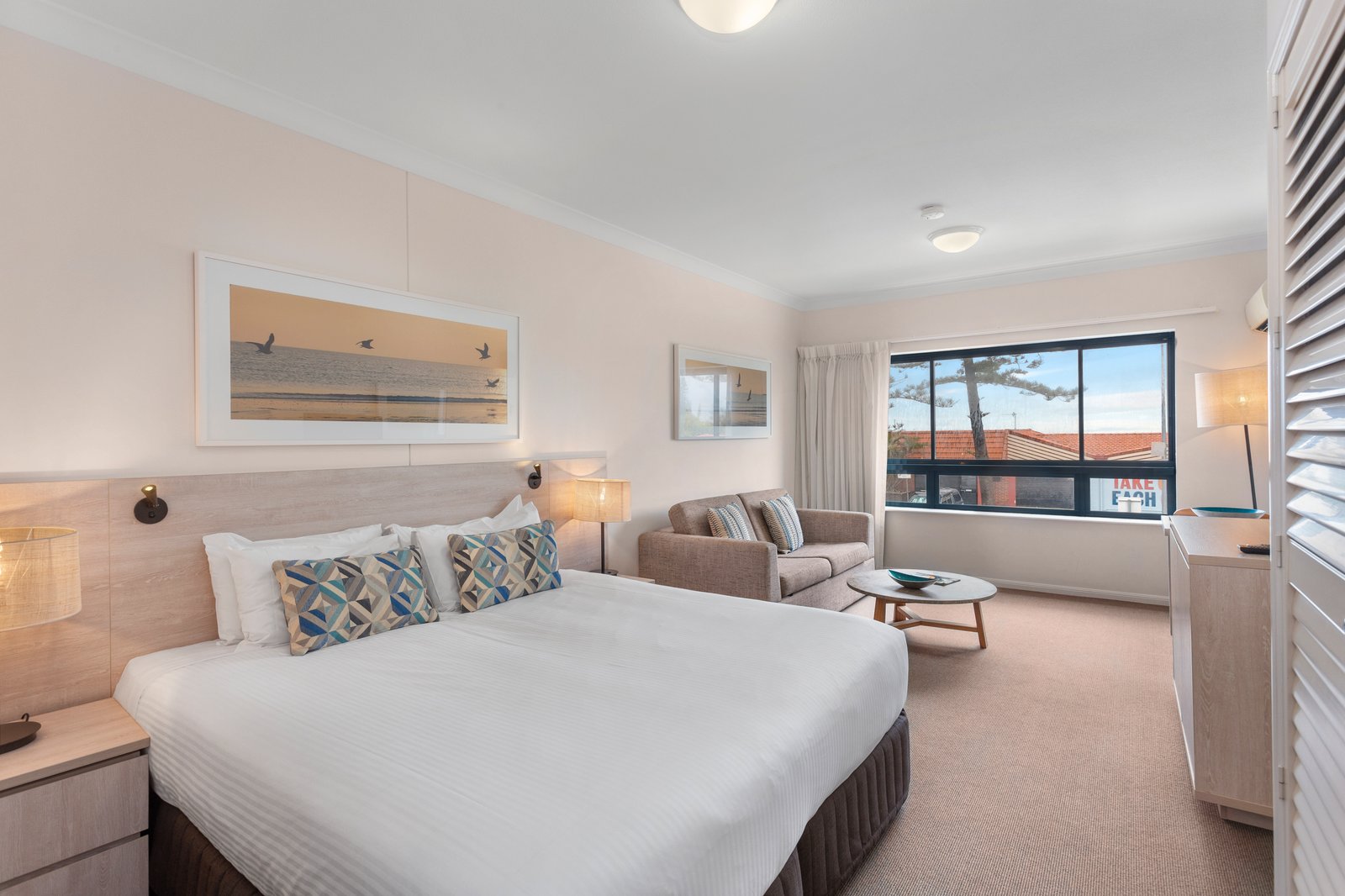 154-156/99 Griffith Street COOLANGATTA 4