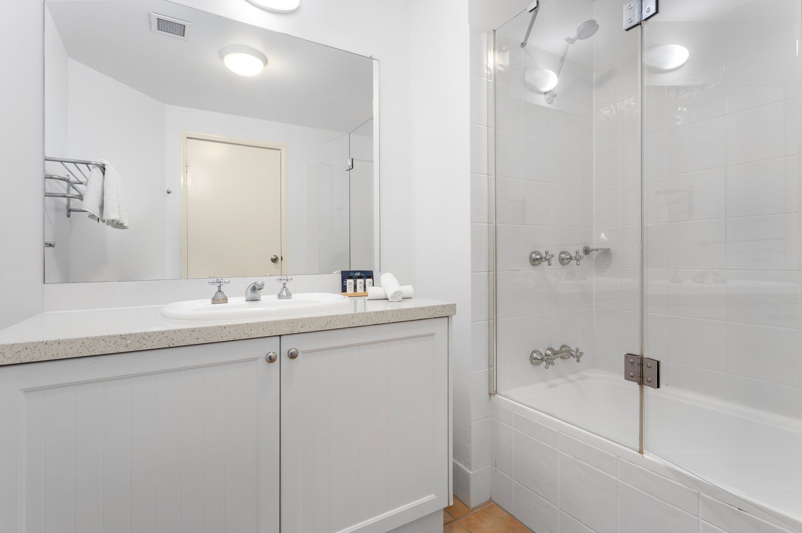 154-156/99 Griffith Street COOLANGATTA 8