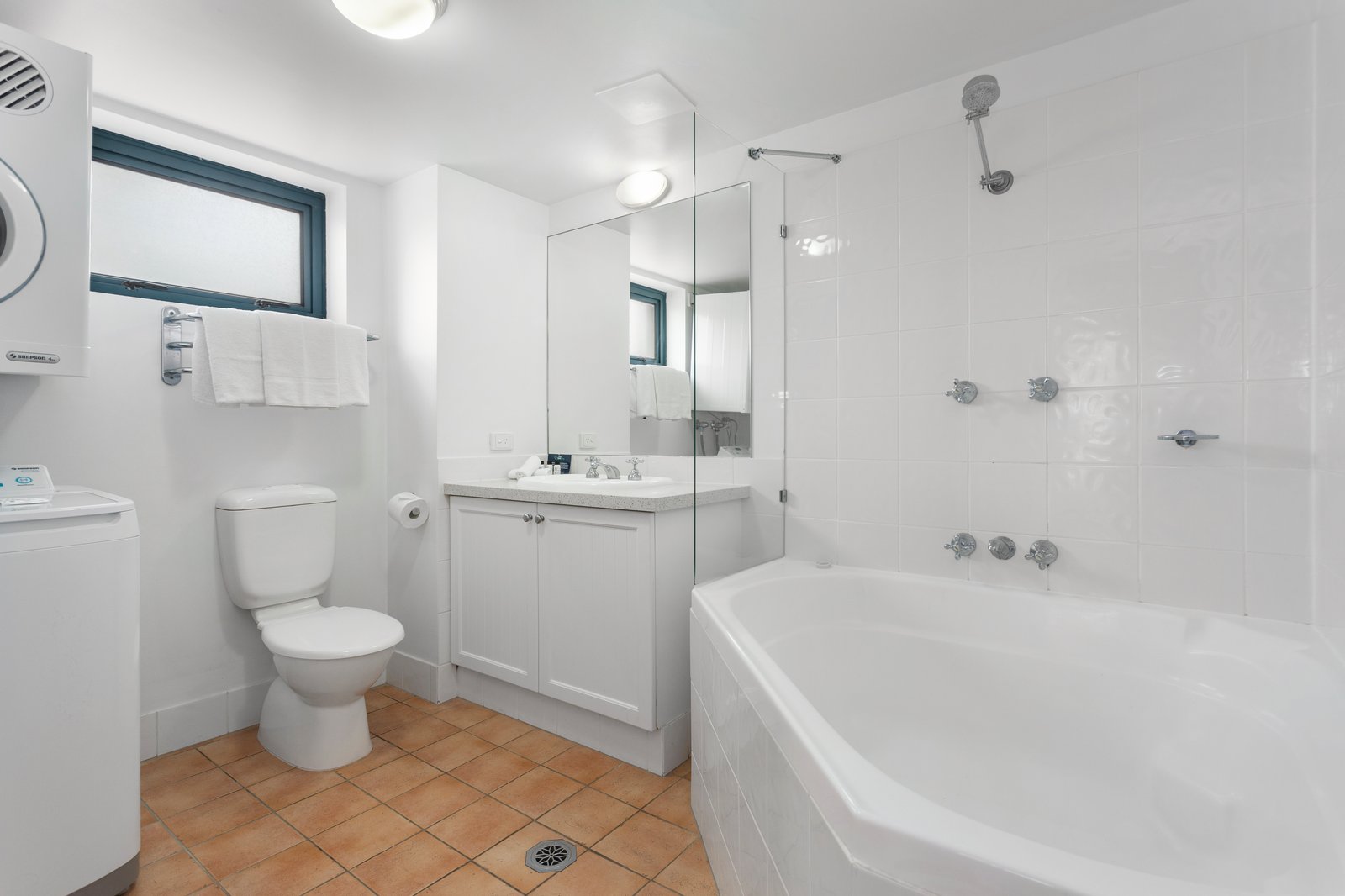 154-156/99 Griffith Street COOLANGATTA 9