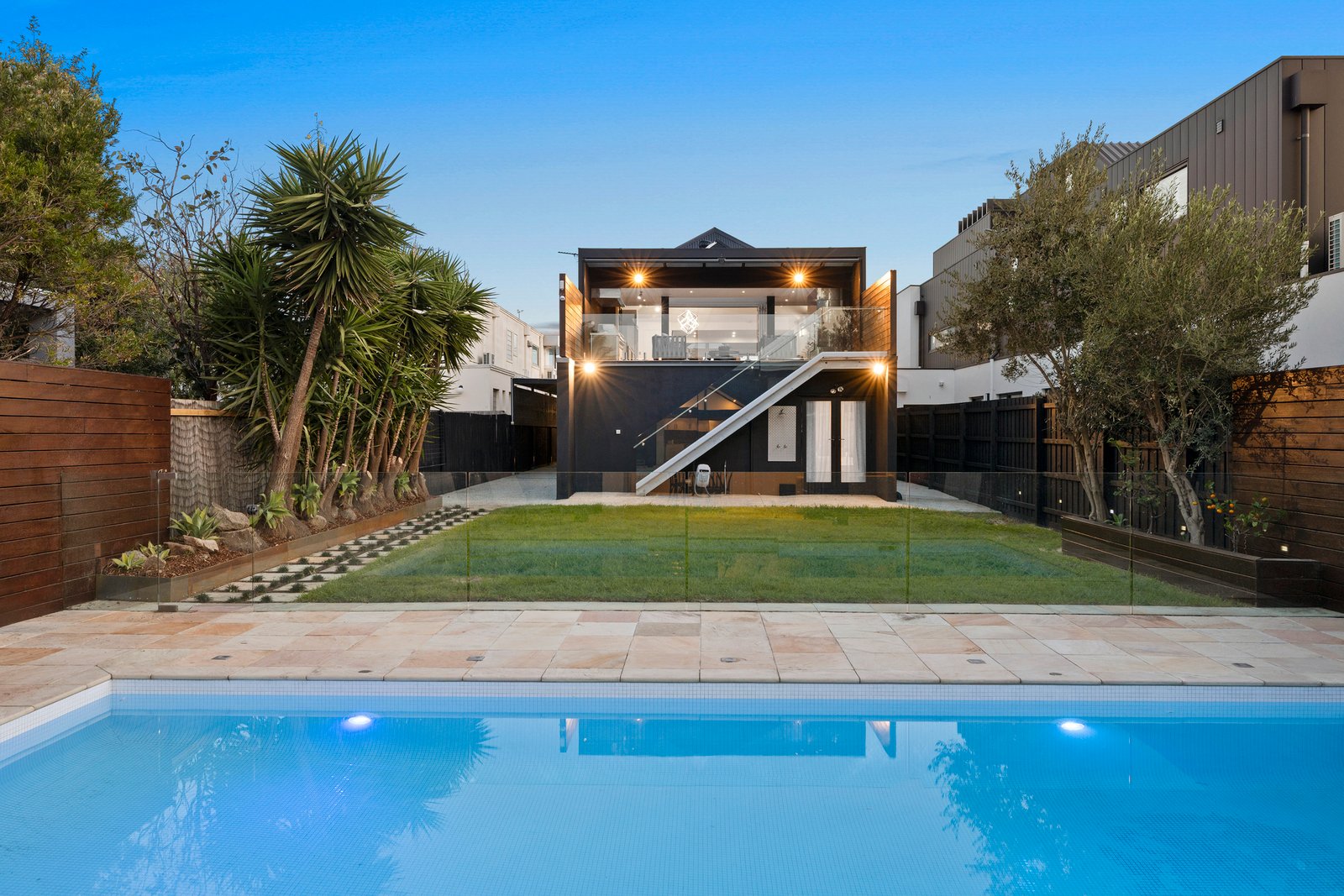 Gallery: 154 Beach Road