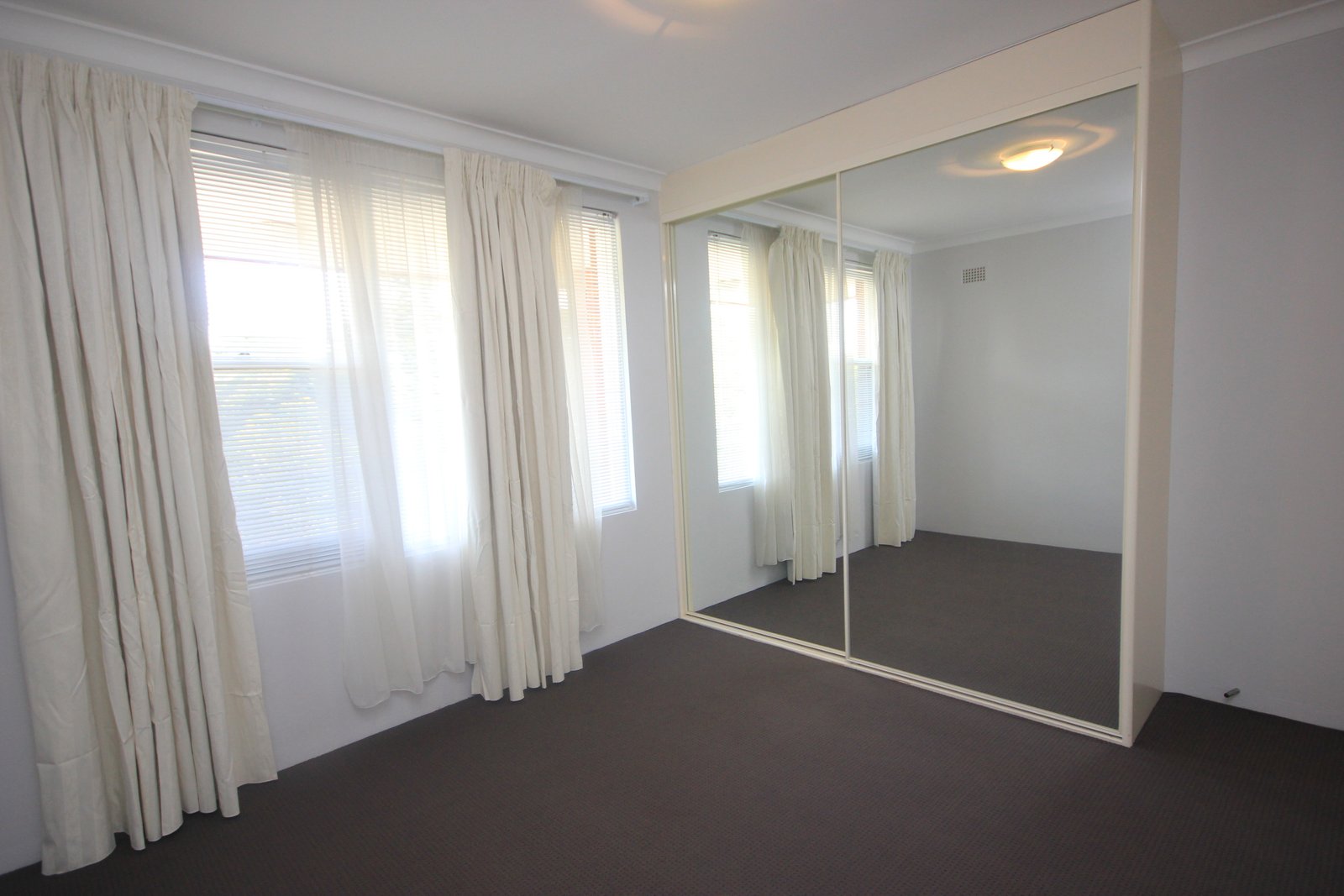 154 Chuter Avenue SANS SOUCI 1