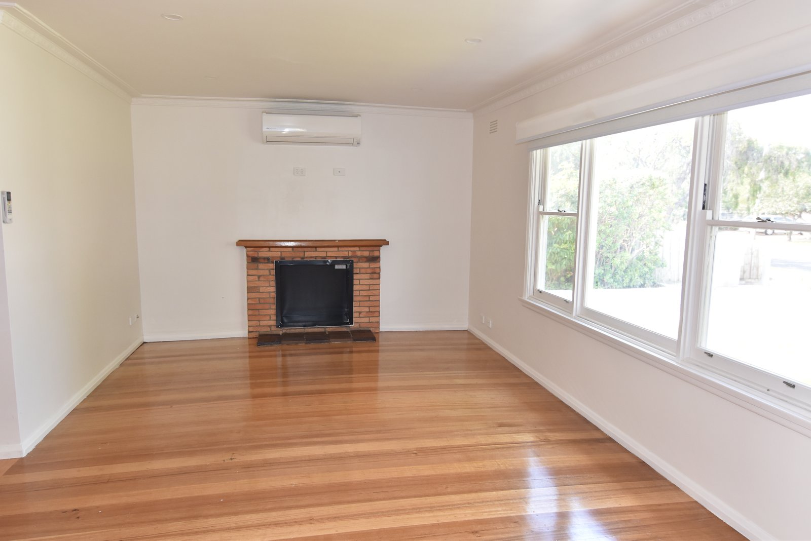 Gallery: 1/54 Helms Street