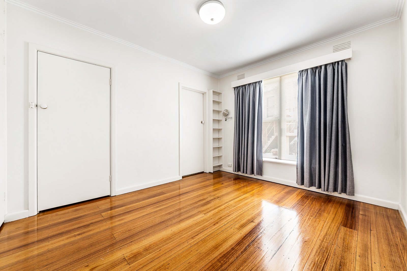 Real Estate and Property in 15/4 Stonehaven Court, Toorak, VIC