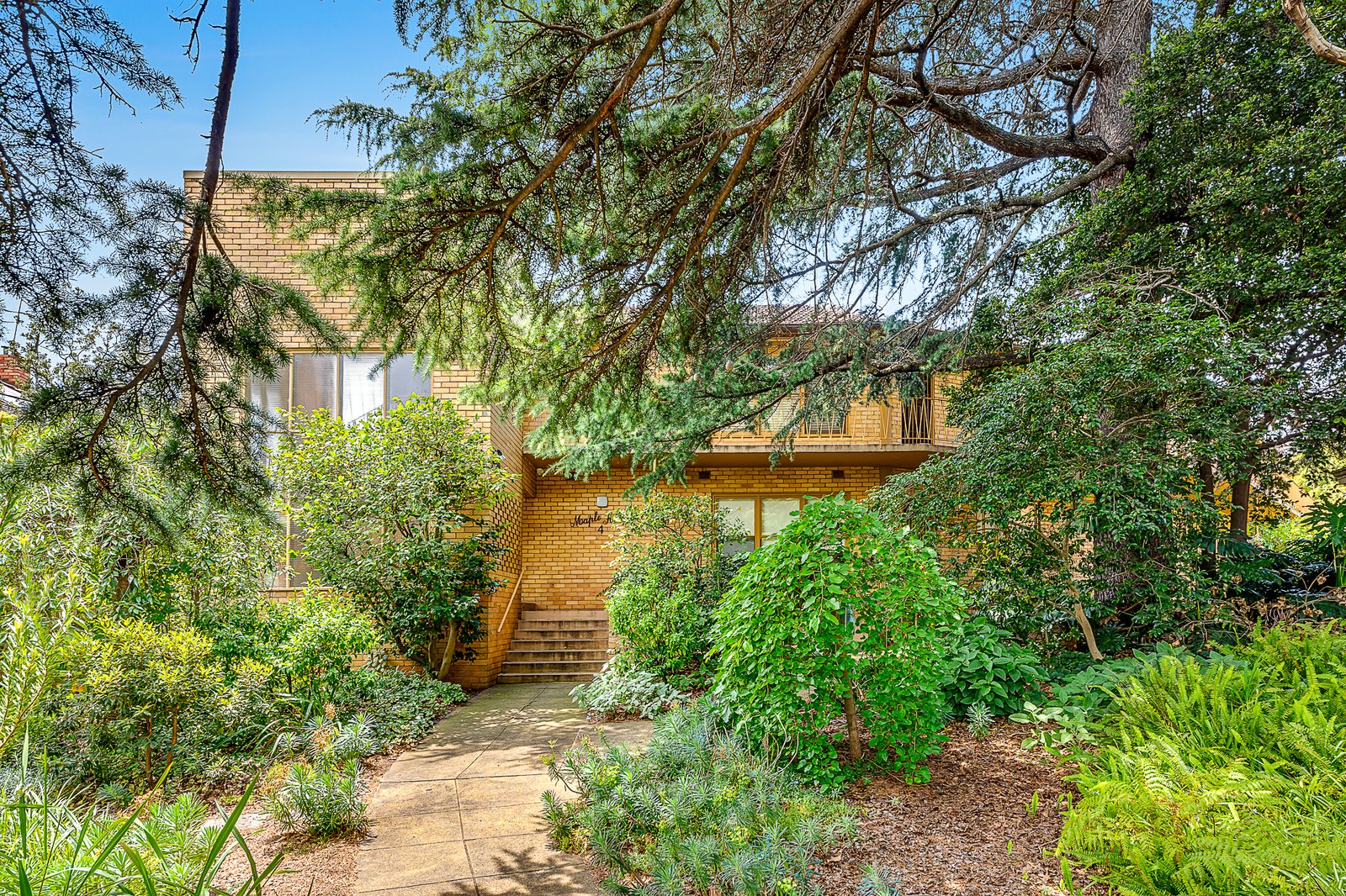 Real Estate and Property in 15/4 Stonehaven Court, Toorak, VIC