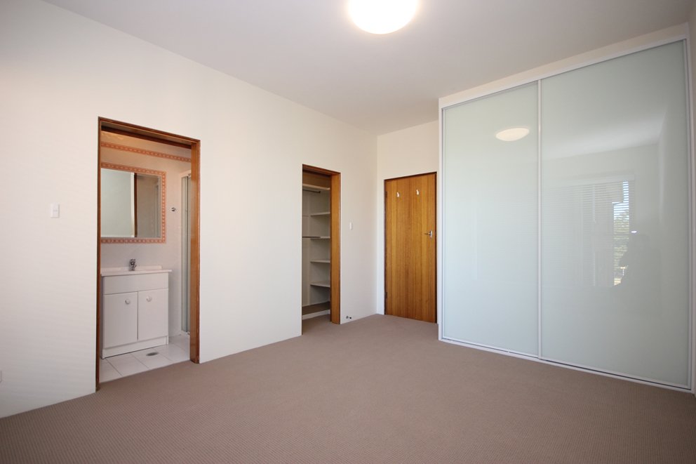 154 The Grand Parade MONTEREY 6