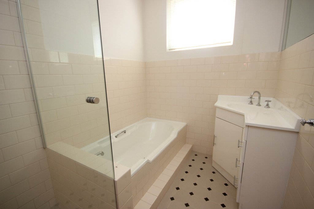 154 The Grand Parade MONTEREY 6