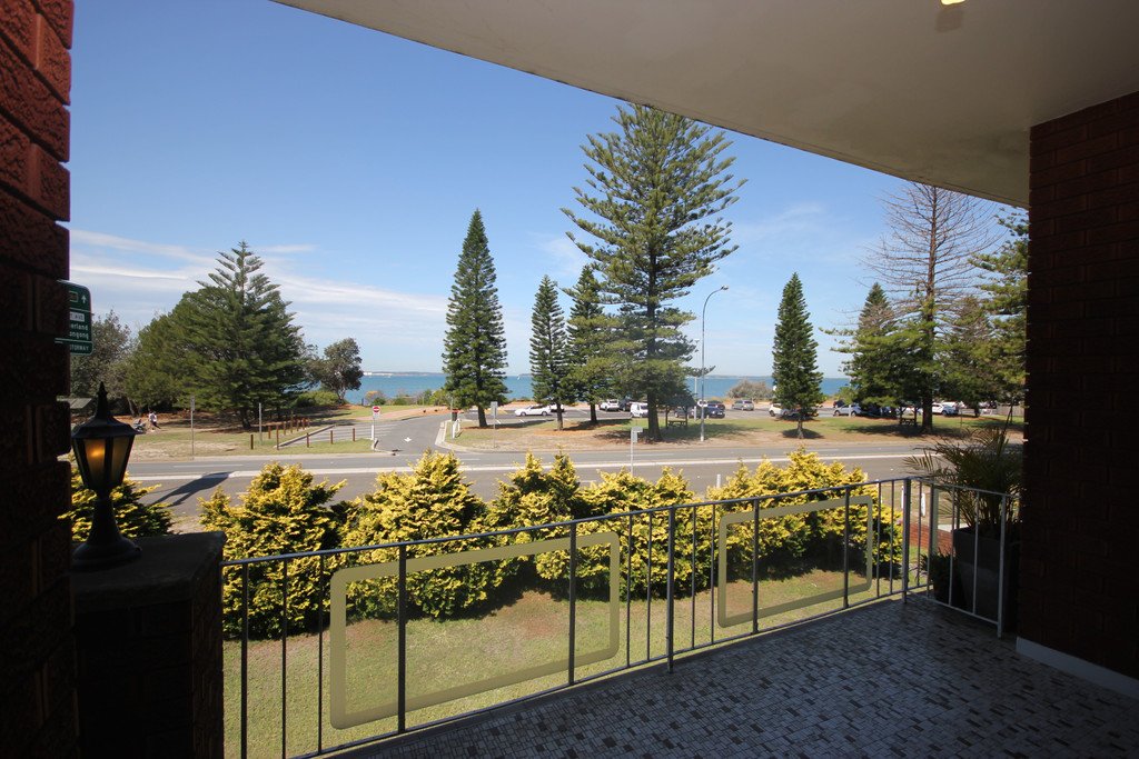 154 The Grand Parade MONTEREY 7