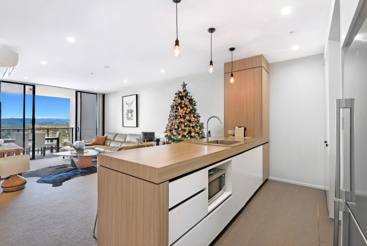 154/31 Queensland Avenue BROADBEACH 1