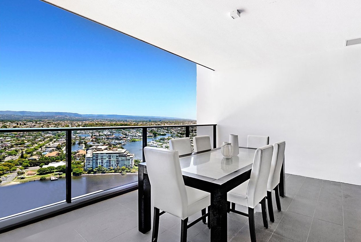 154/31 Queensland Avenue BROADBEACH 2