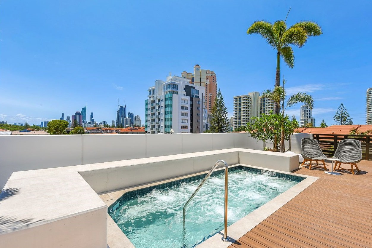 154/31 Queensland Avenue BROADBEACH 12