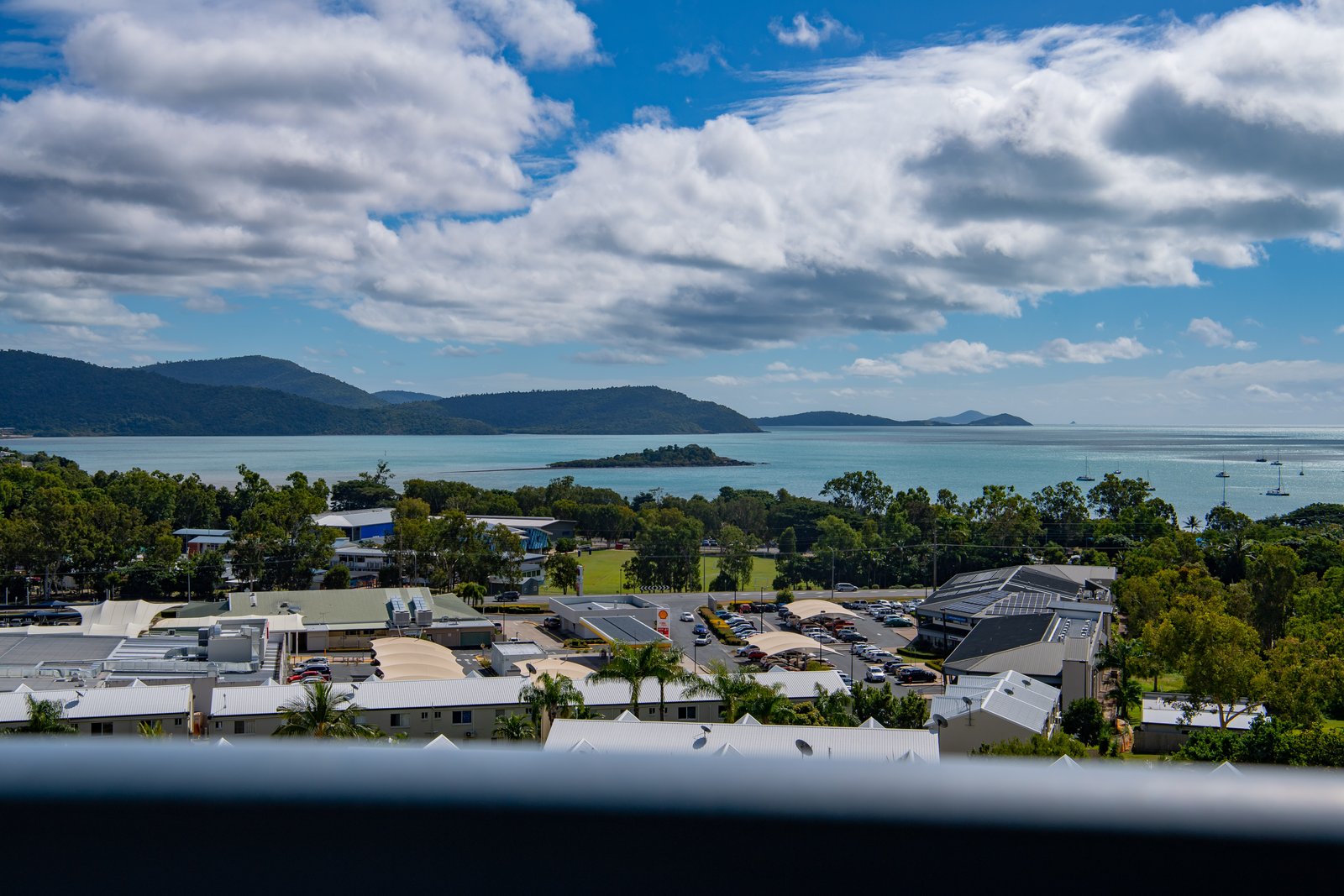 154/6 Eshelby Drive CANNONVALE 1