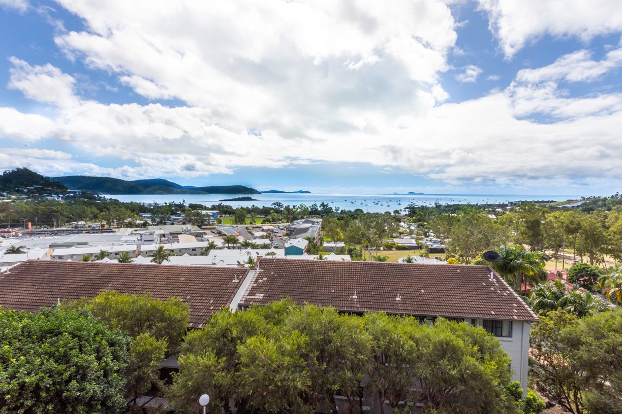 154/6 Eshelby Drive CANNONVALE 7