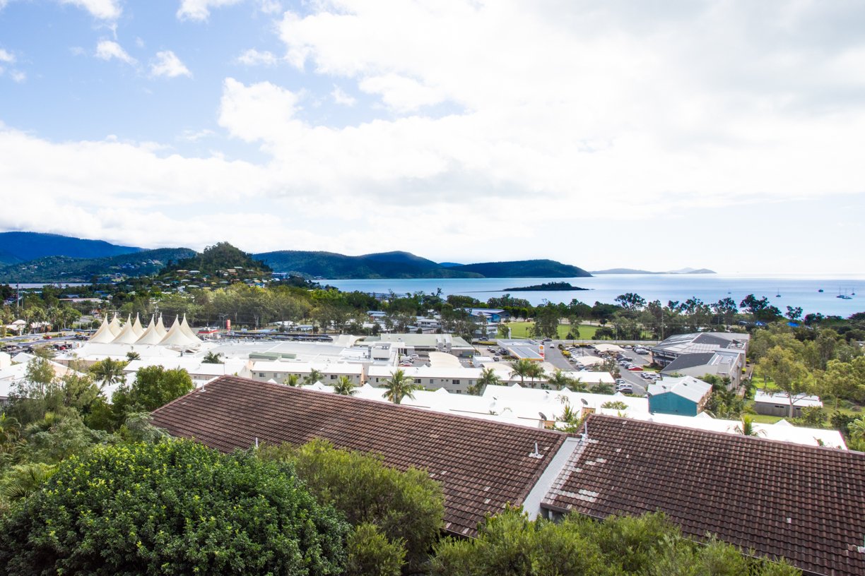 154/6 Eshelby Drive CANNONVALE 13