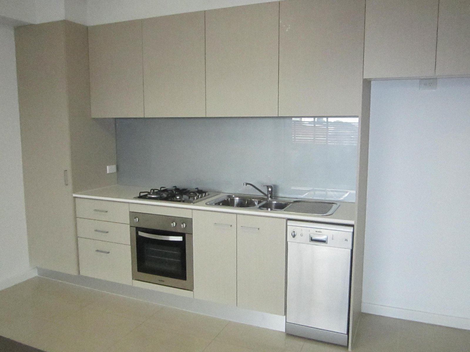 Gallery: 15/488 Neerim Road