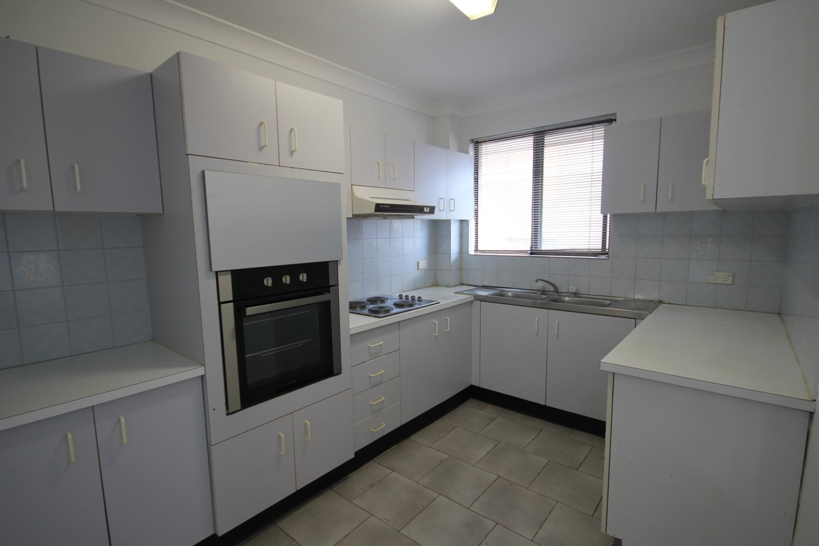 15/5-13 Hayburn Avenue ROCKDALE 3