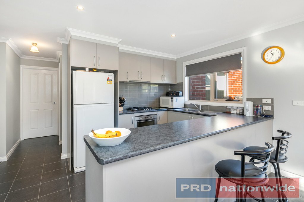 1/55 Bradbury Street BROWN HILL 3
