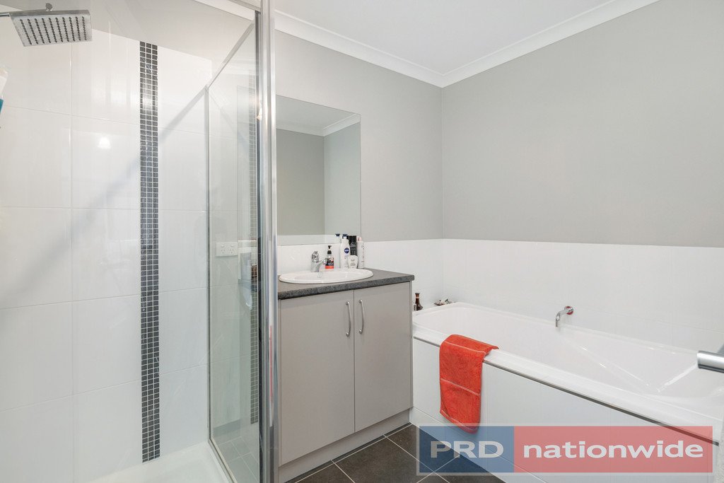 1/55 Bradbury Street BROWN HILL 9