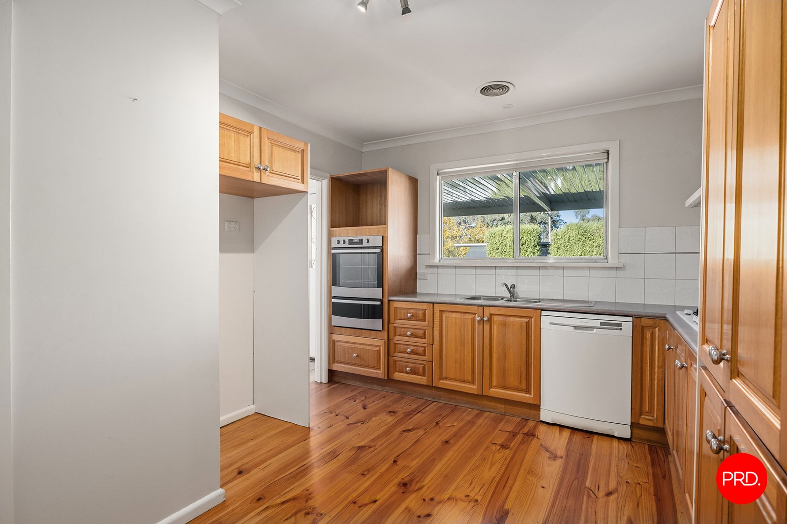 155 Mackenzie Street West  GOLDEN SQUARE 3
