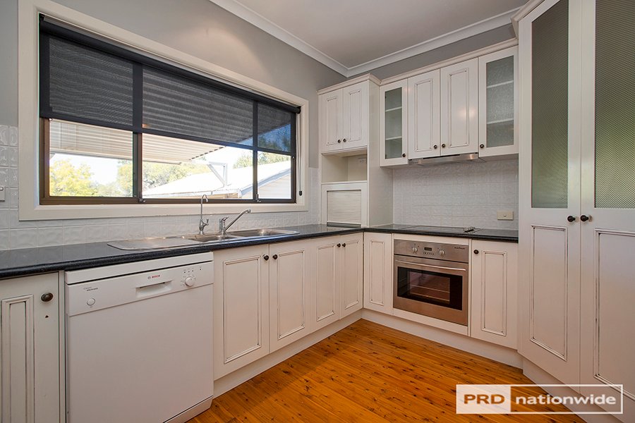 155 Piper Street TAMWORTH 18