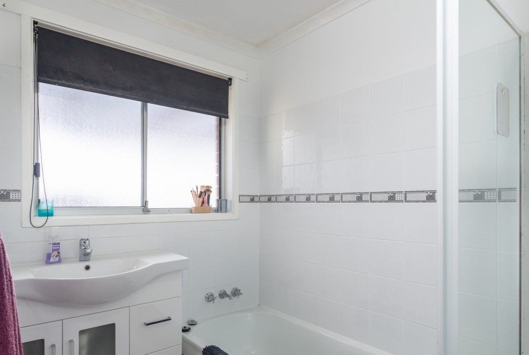 155 Rockingham Drive CLARENDON VALE 9