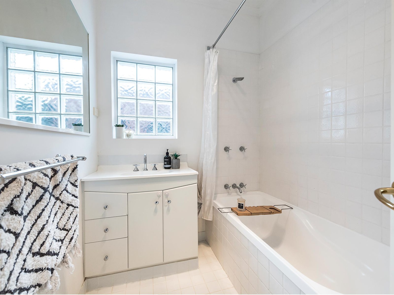 Gallery: 1/55 Teddington Road