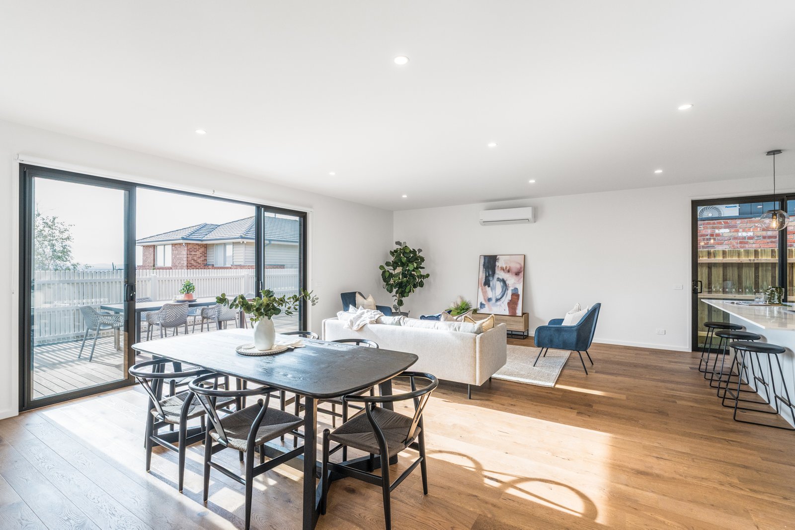 Gallery: 1/55 Woolondoon Drive