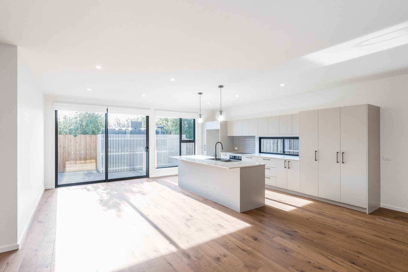 Gallery: 1/55 Woolondoon Drive