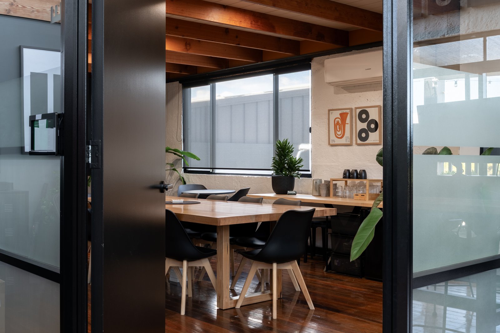 1/557 Young Street ALBURY 4