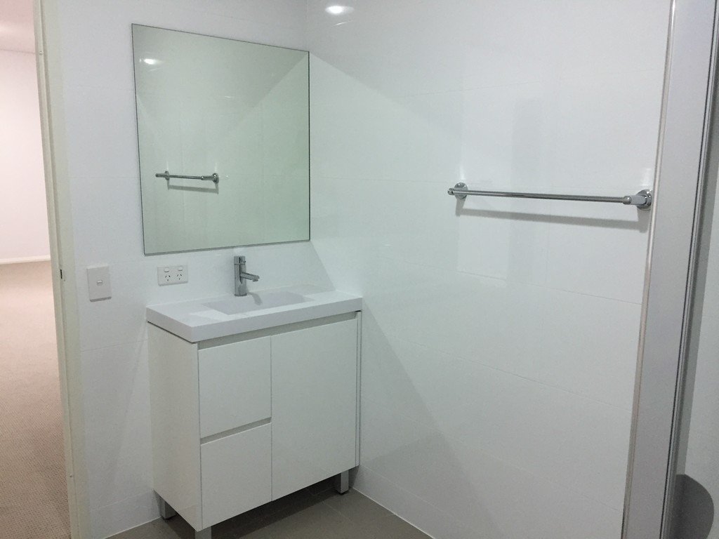 1/56-66 Lakeside Parade JORDAN SPRINGS 2