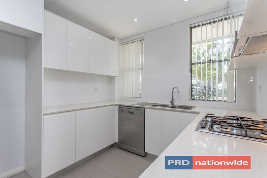 1/56-66 Lakeside Parade JORDAN SPRINGS 2