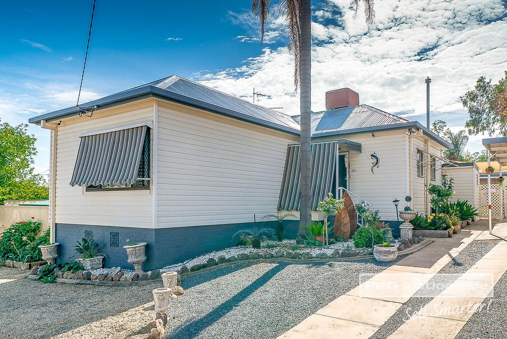 156 Macleay Street MOUNT AUSTIN 1