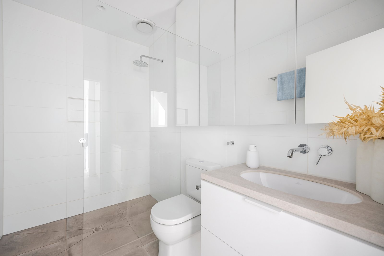 Real Estate and Property in 156 Sycamore Street, Caulfield South, VIC