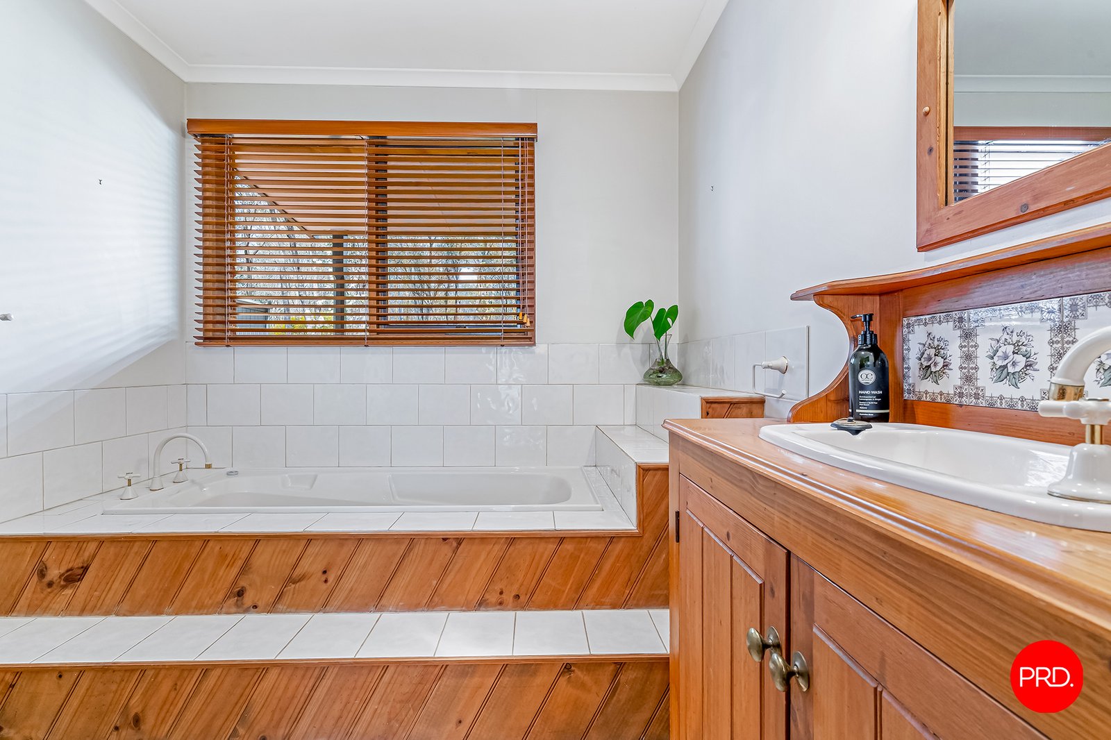 156 Trotting Terrace JUNORTOUN 19