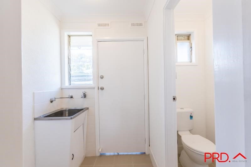 1/56 Vera Street SOUTH TAMWORTH 3