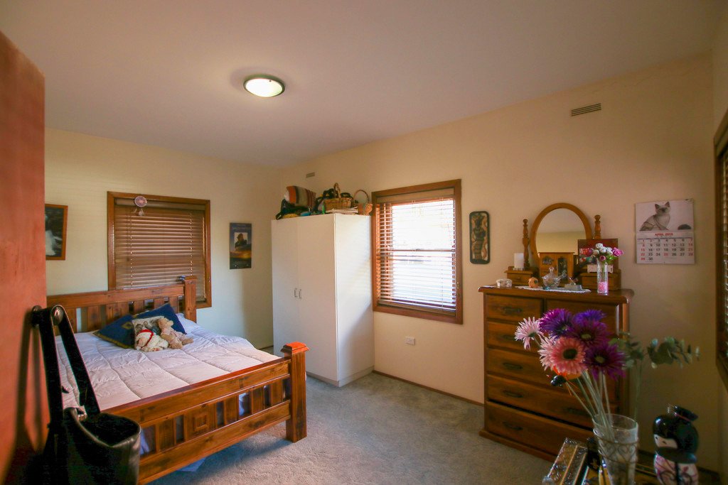 156 Wynyard Street TUMUT 11