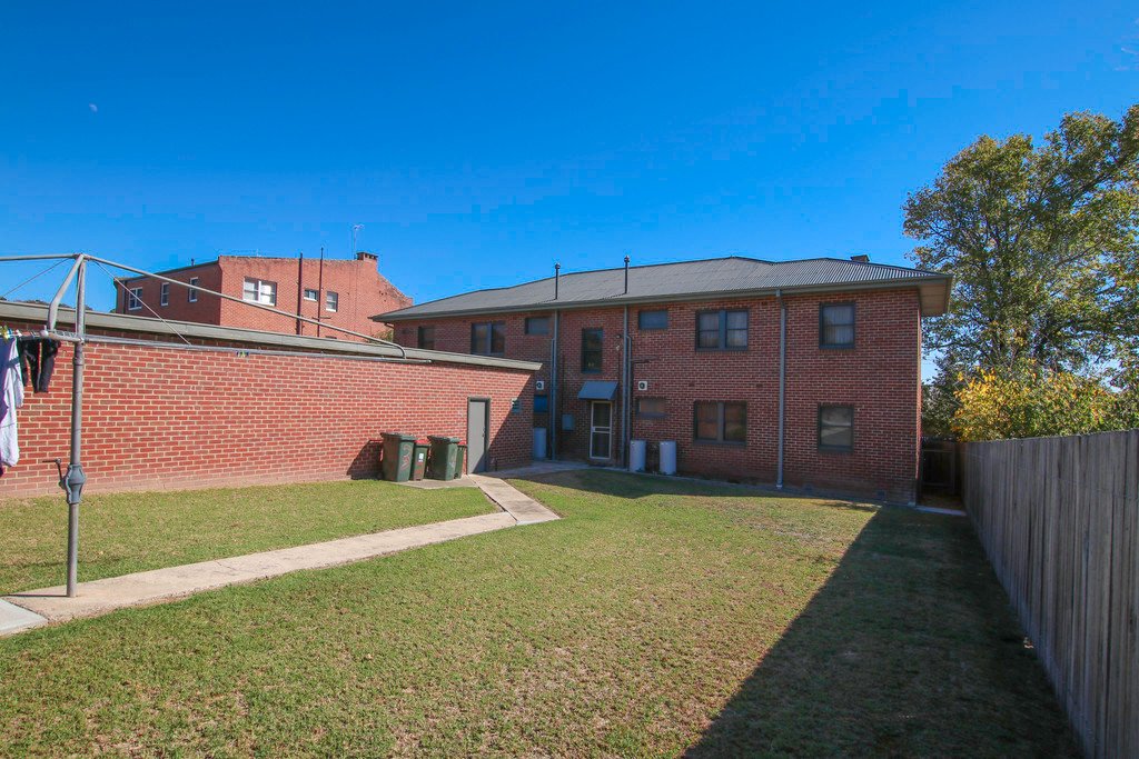156 Wynyard Street TUMUT 14