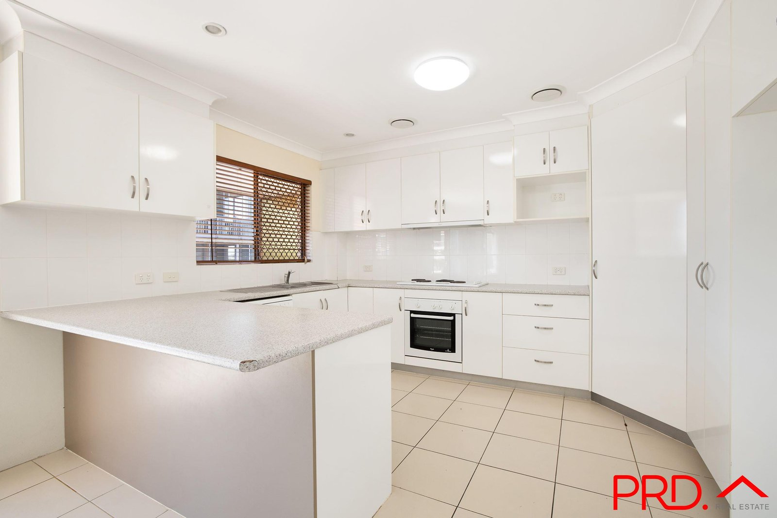 15/63 Bauer Street SOUTHPORT 2