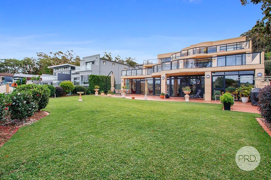1/57-59 Woodlands Avenue LUGARNO 2