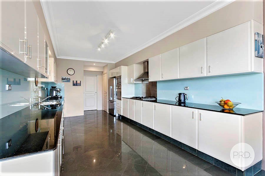 1/57-59 Woodlands Avenue LUGARNO 11