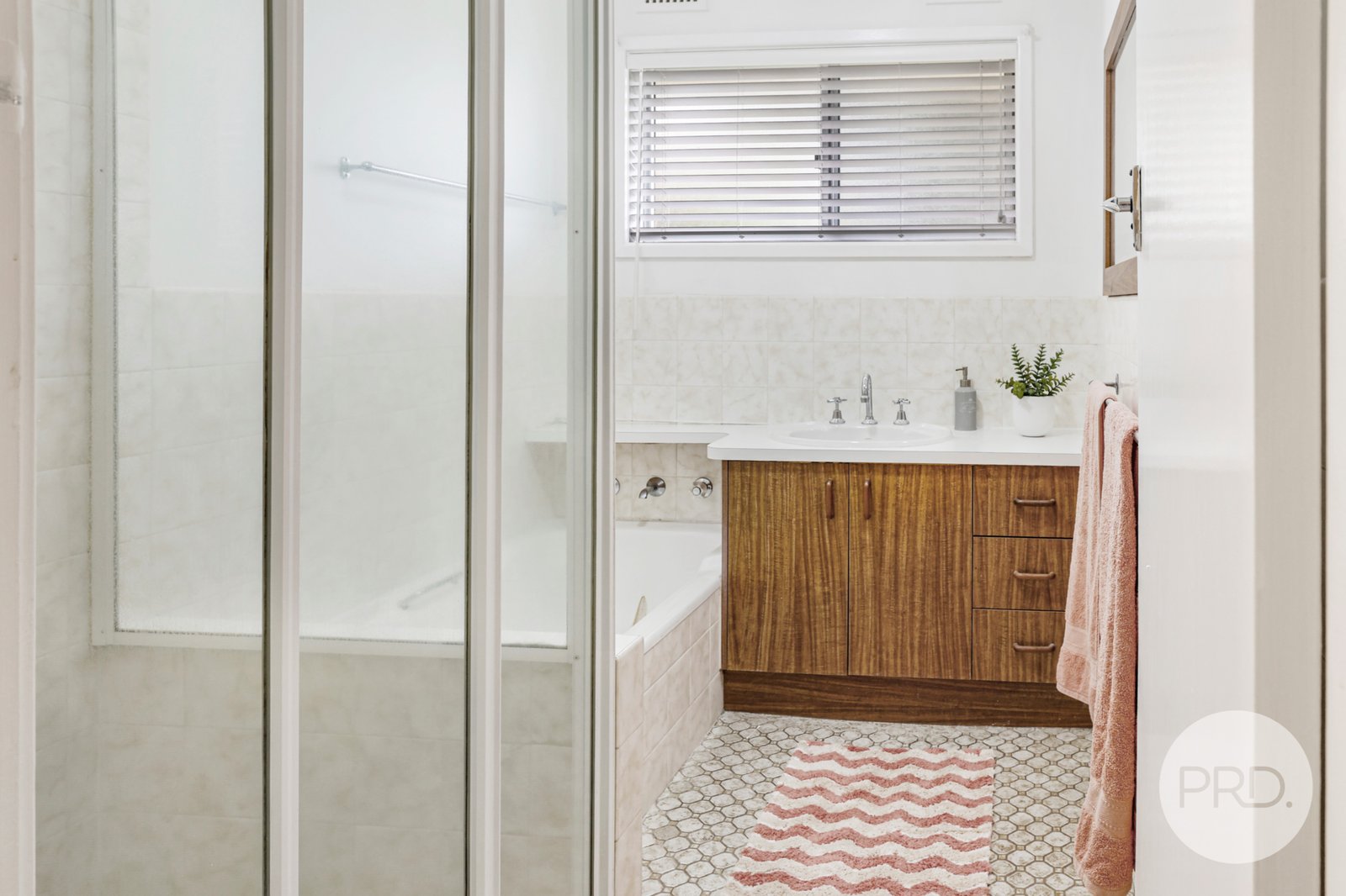 157 Hillvue Road TAMWORTH 12