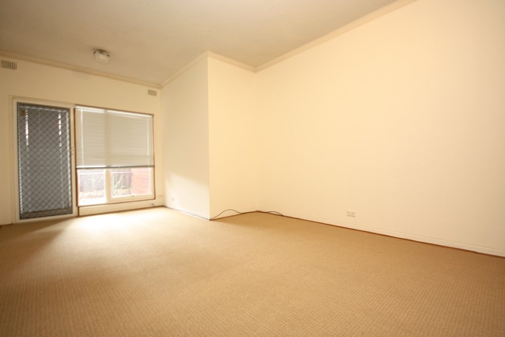 157 Russell Avenue DOLLS POINT 2