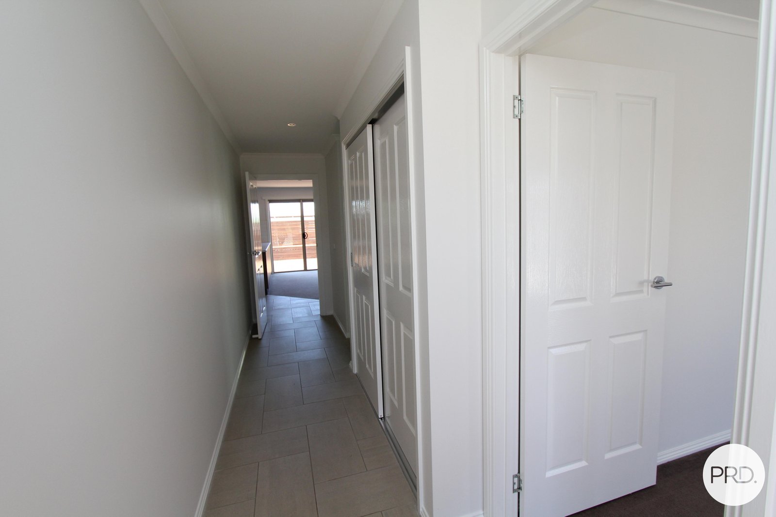 157 Walker Street SEBASTOPOL 2
