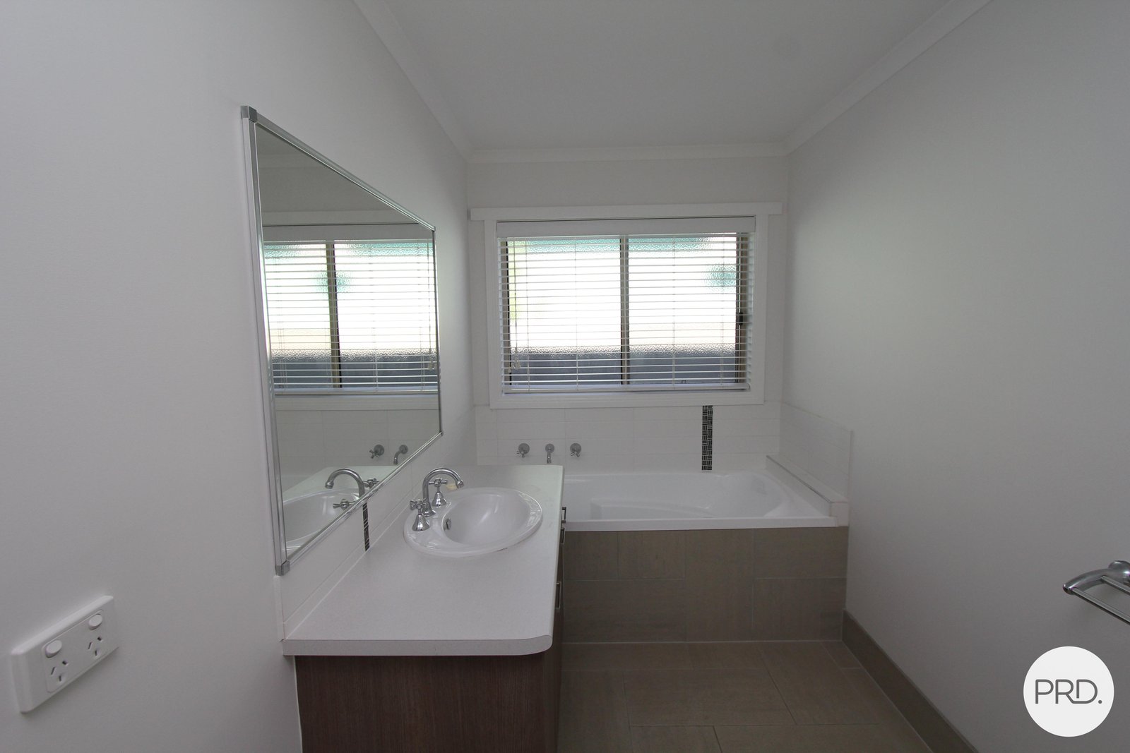 157 Walker Street SEBASTOPOL 7