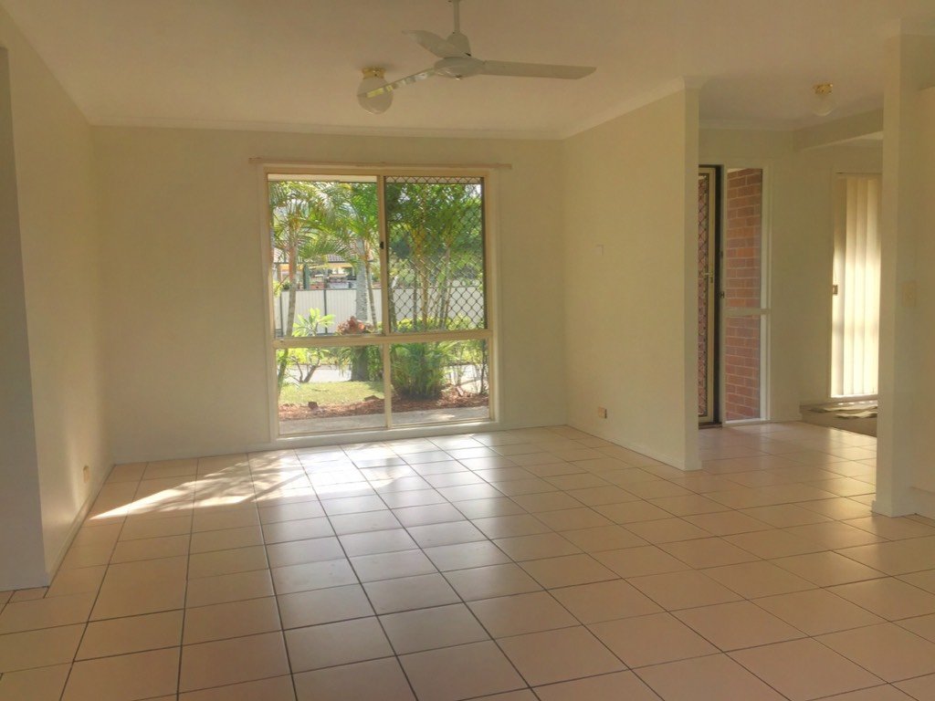 157 Wallandra Road MUDGEERABA 3