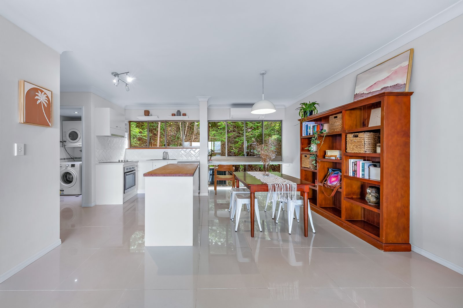 157/6 Eshelby Drive CANNONVALE 8