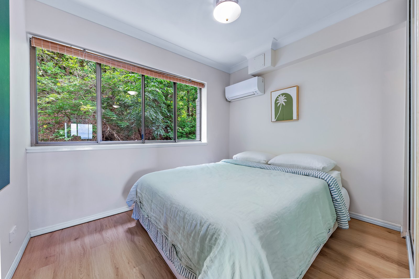 157/6 Eshelby Drive CANNONVALE 11