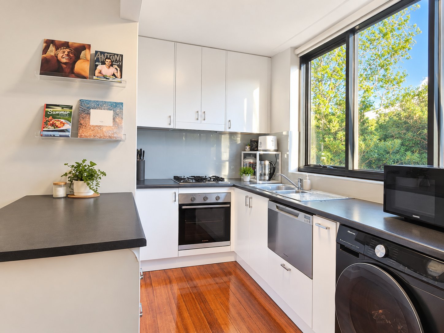 Gallery: 15/77 Westbury Street
