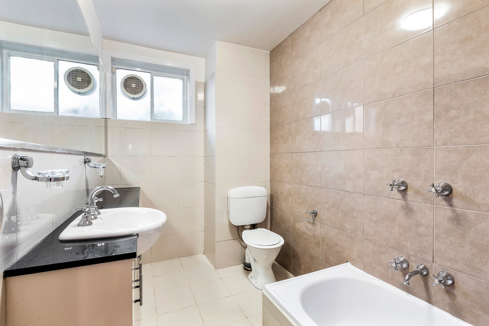 Gallery: 1/58 Barkly Street
