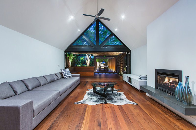 Gallery: 158 Stokes Street