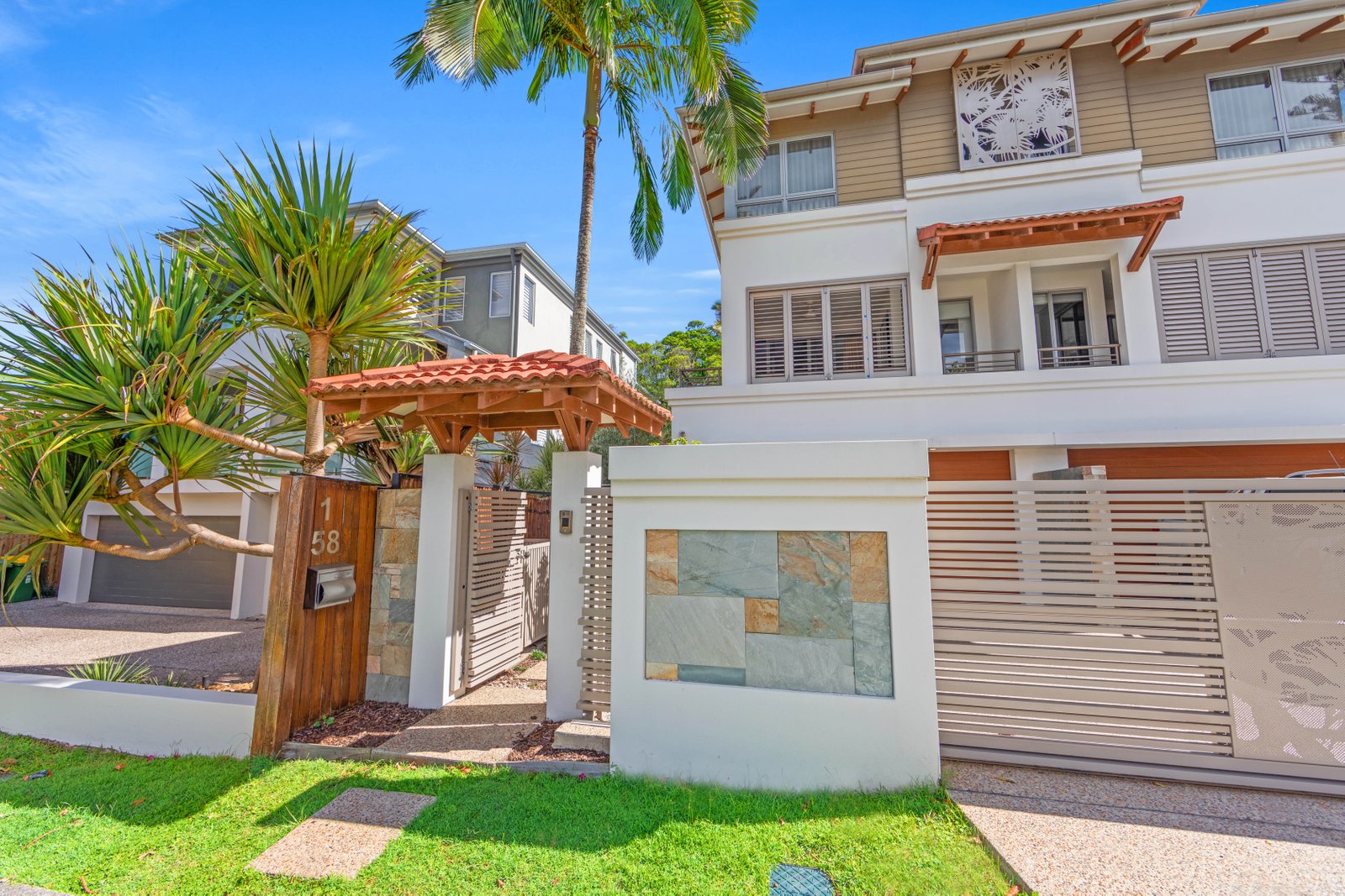 1/58 Teemangum Street CURRUMBIN 1